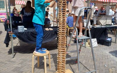 Wie bouwt de hoogste toren?